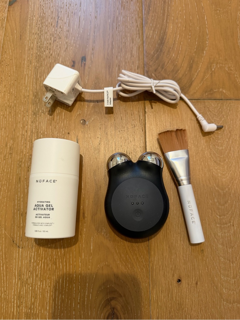 NuFace Mini Facial Toning Set in Black - Picture 3 of 3